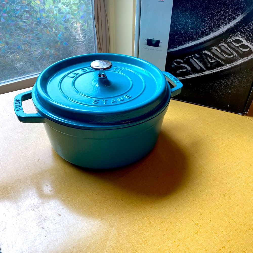 Staub Enameled Cast Iron Round Dutch Oven *Rare Teal Color* - Picture 1 of 5